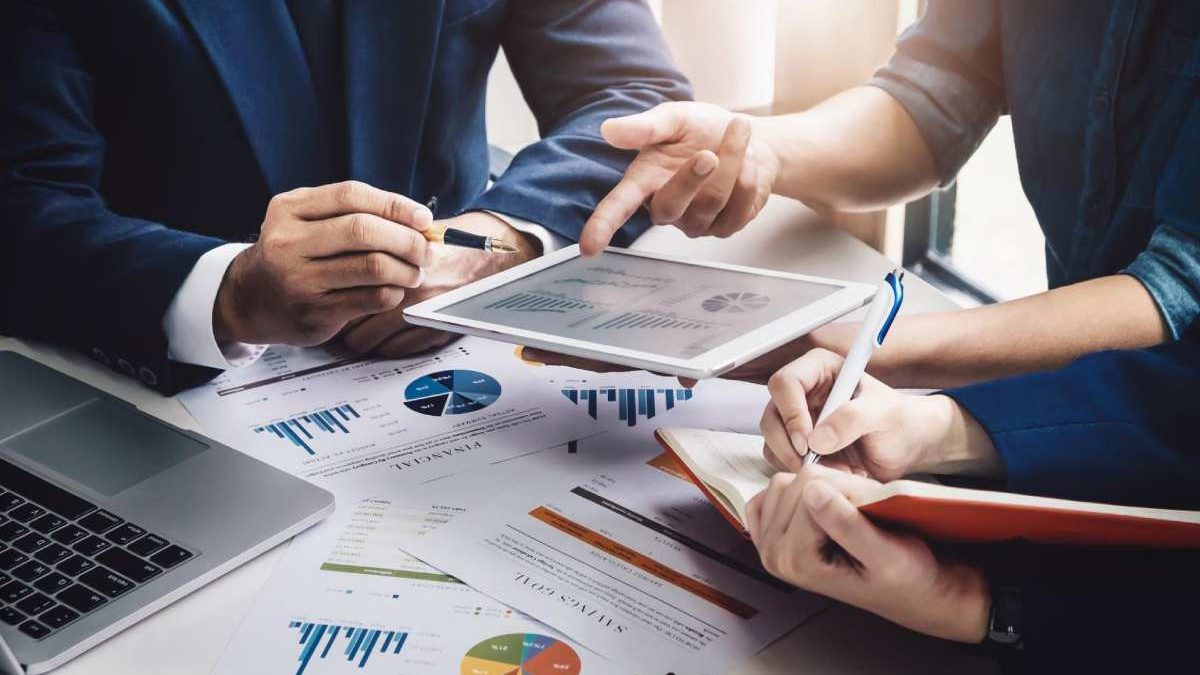 B2B Sales – Process, B2B Sales Cycle, and More – 2023